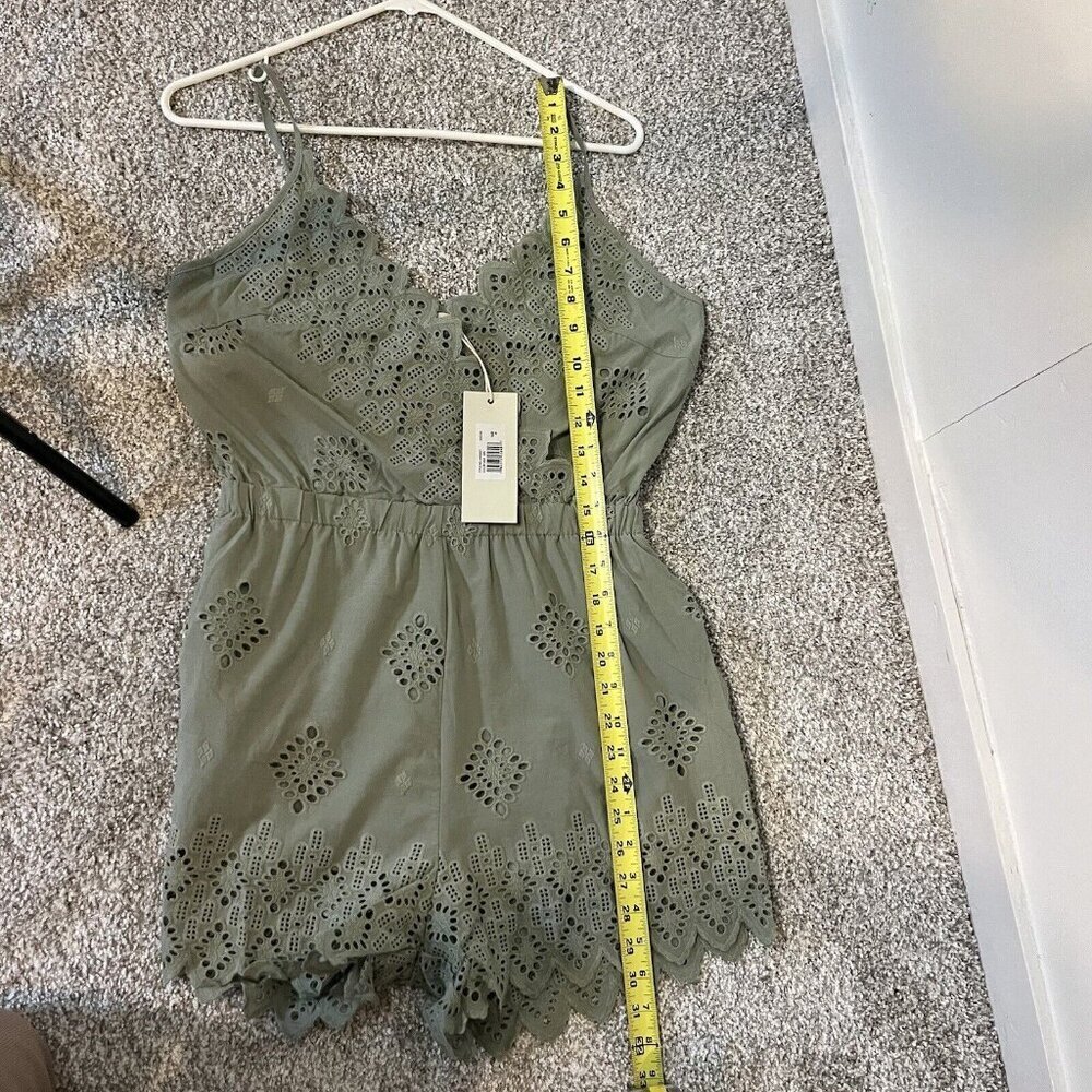 MISS ME Womens Green Romper Embroidered shorts sleeveless M scalloped feminine - Picture 9 of 10